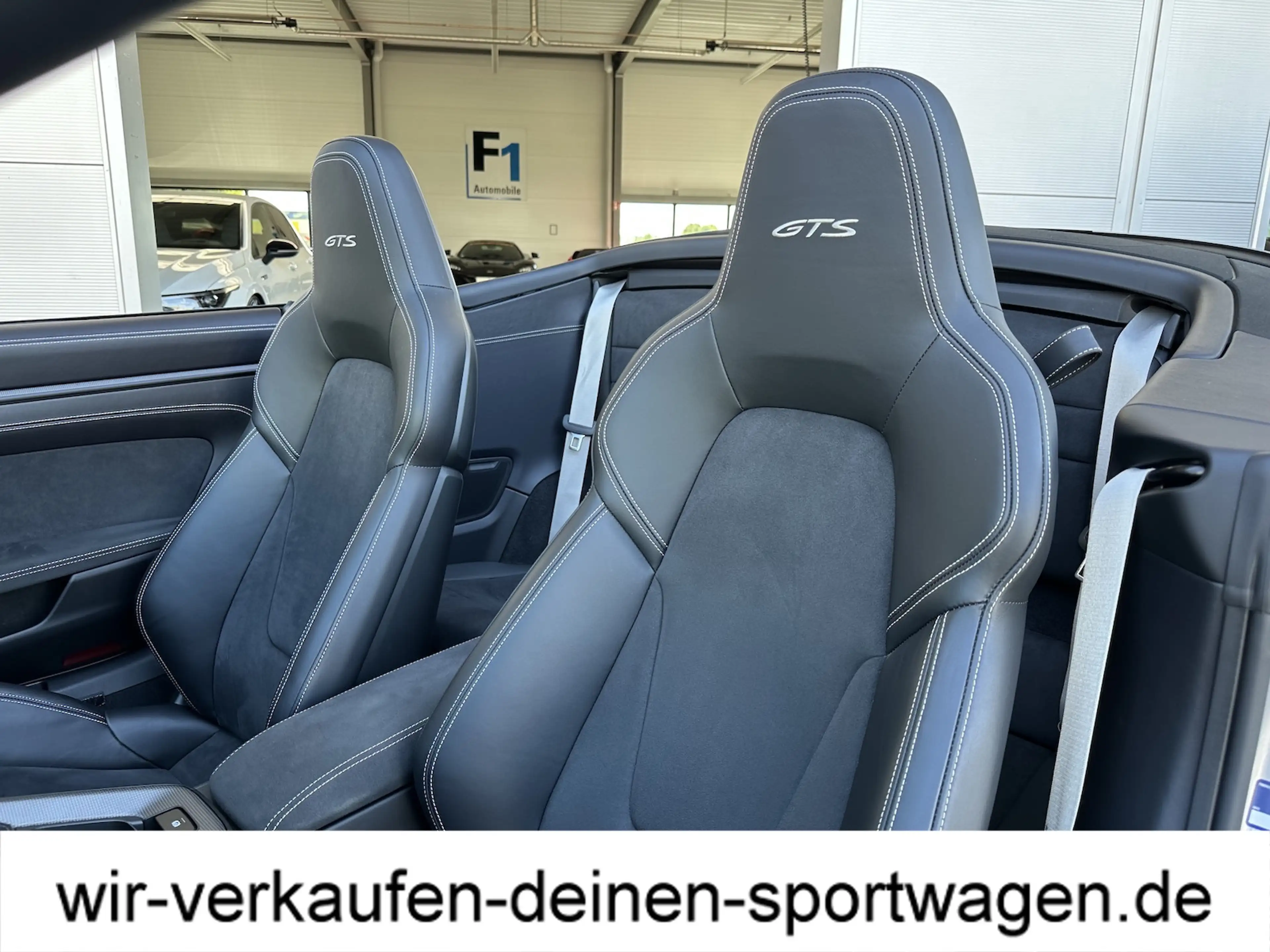 Porsche 911 Carrera GTS Cabriolet — photo 7