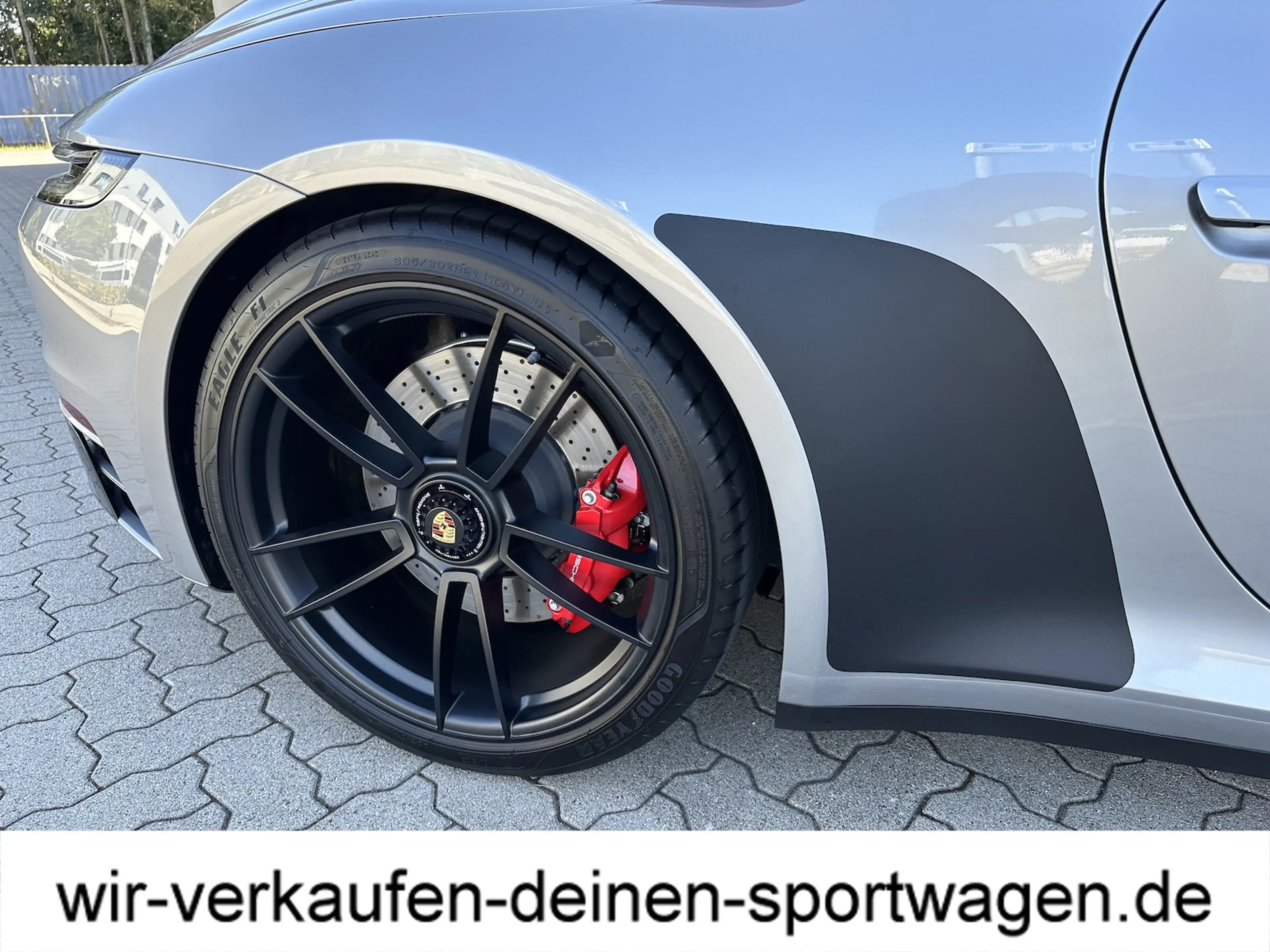 Porsche 911 Carrera GTS Cabriolet — photo 10