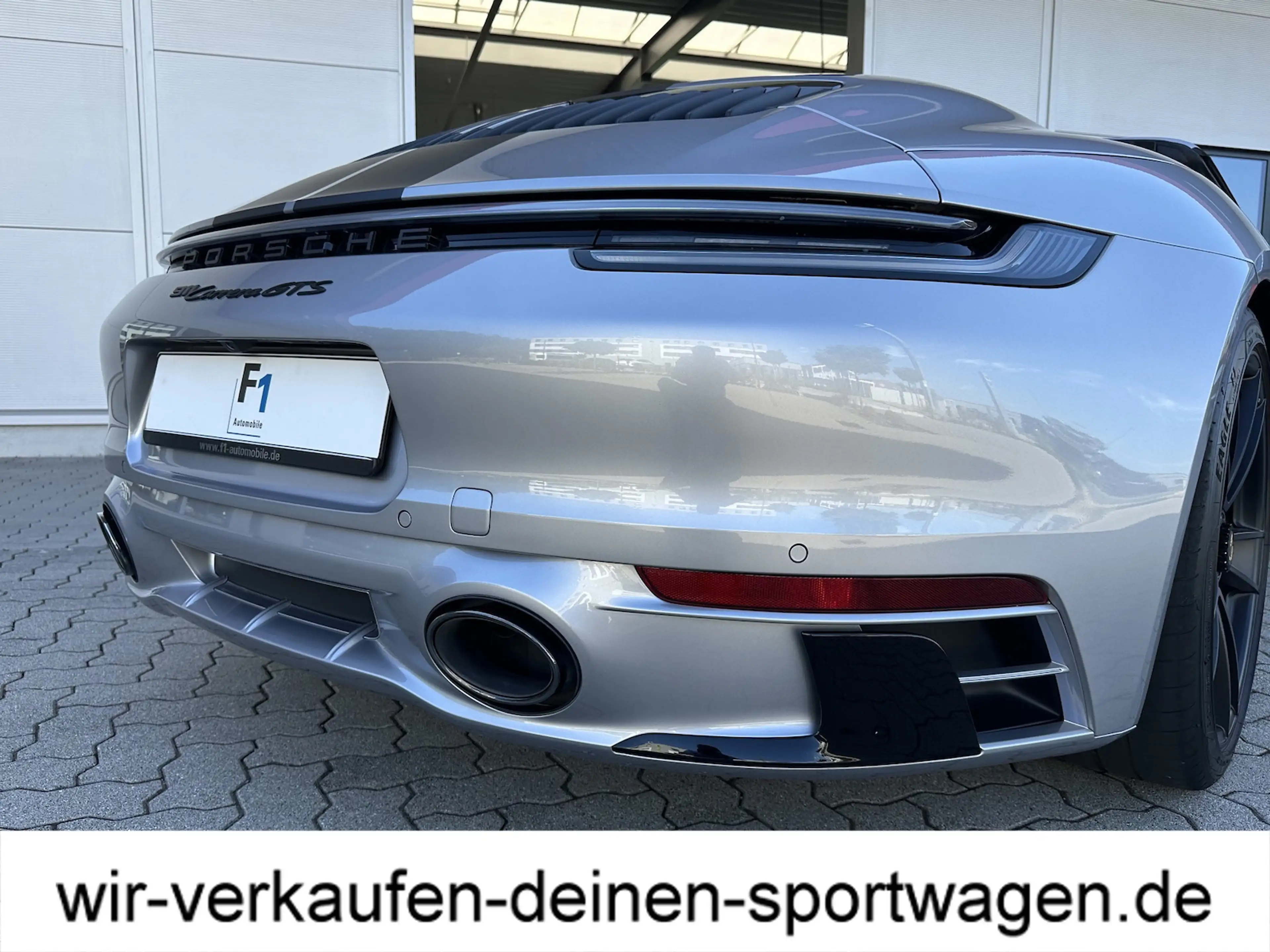 Porsche 911 Carrera GTS Cabriolet — photo 11