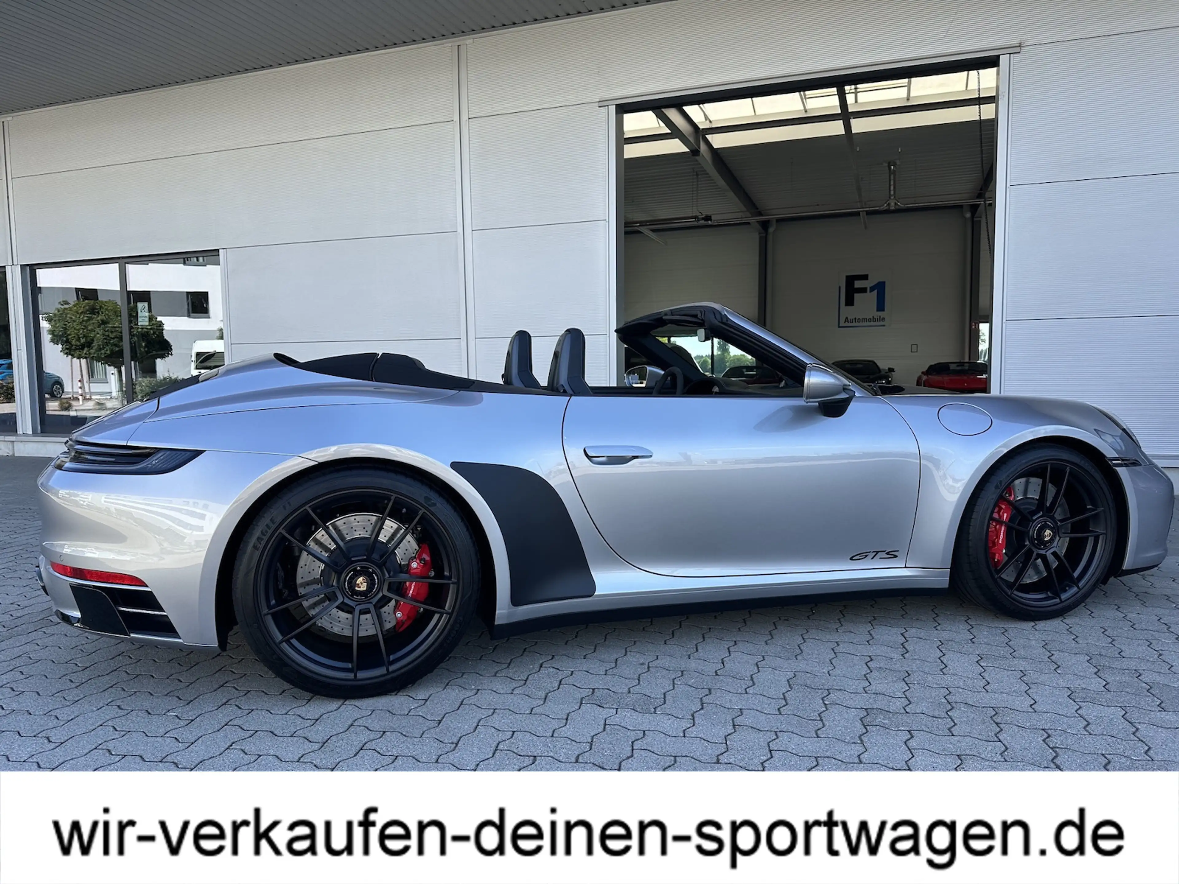 Porsche 911 Carrera GTS Cabriolet — photo 9