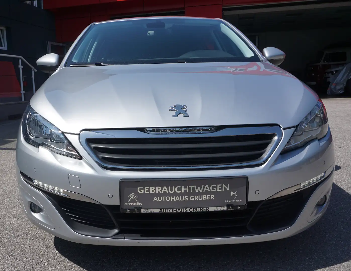Peugeot 308 HDi 120 EAT6 Allure Silber - 2