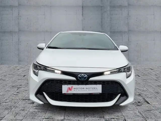 Toyota Corolla view 3
