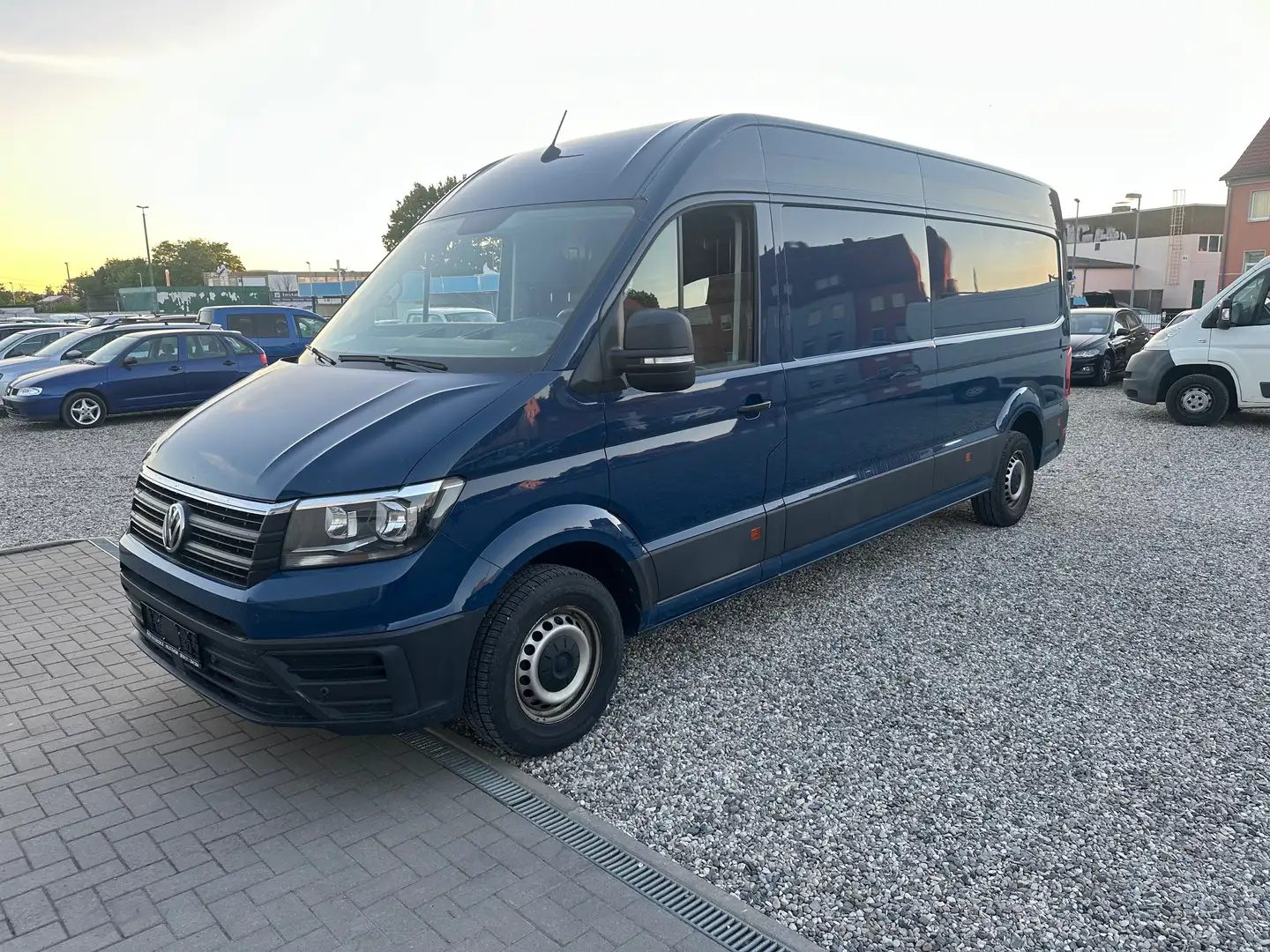 Volkswagen Crafter Kasten 35 lang Hochdach RWD Blau - 2