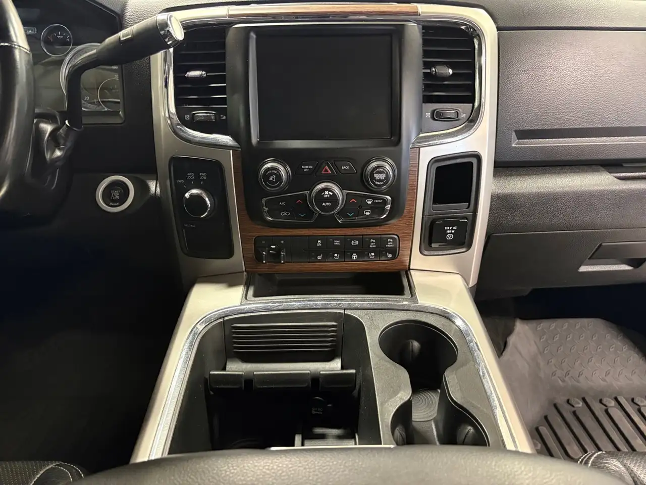 RAM 3500 снимка RAM 3500