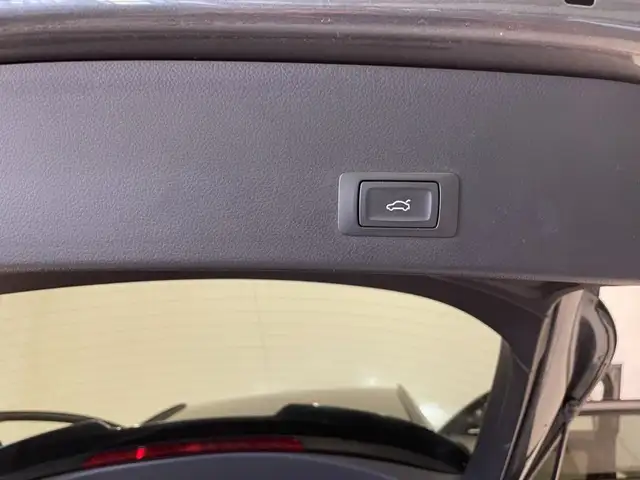 Audi A6 view 8