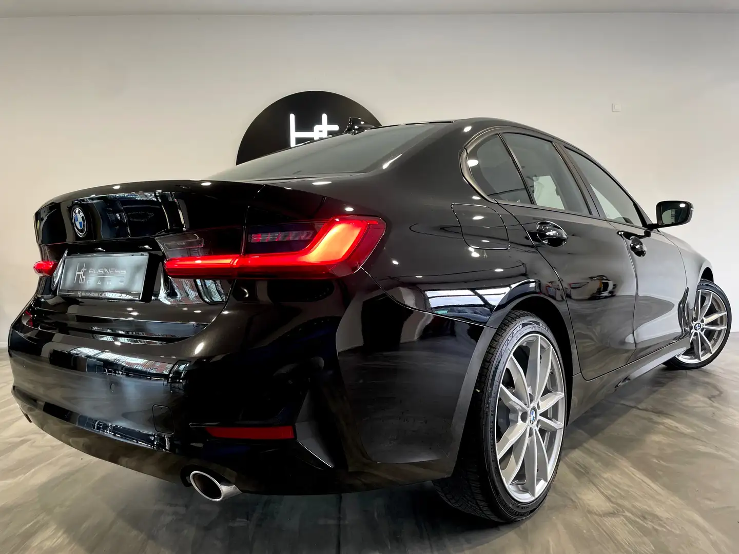 BMW 318 dA/ VOLANT M/ CUIR/ CLIM/ FULL LED/ CANET COMPLET Noir - 2