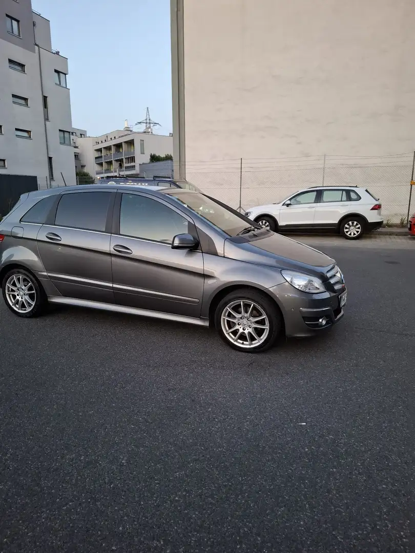 Mercedes-Benz B 180 CDI Aut. Grau - 1
