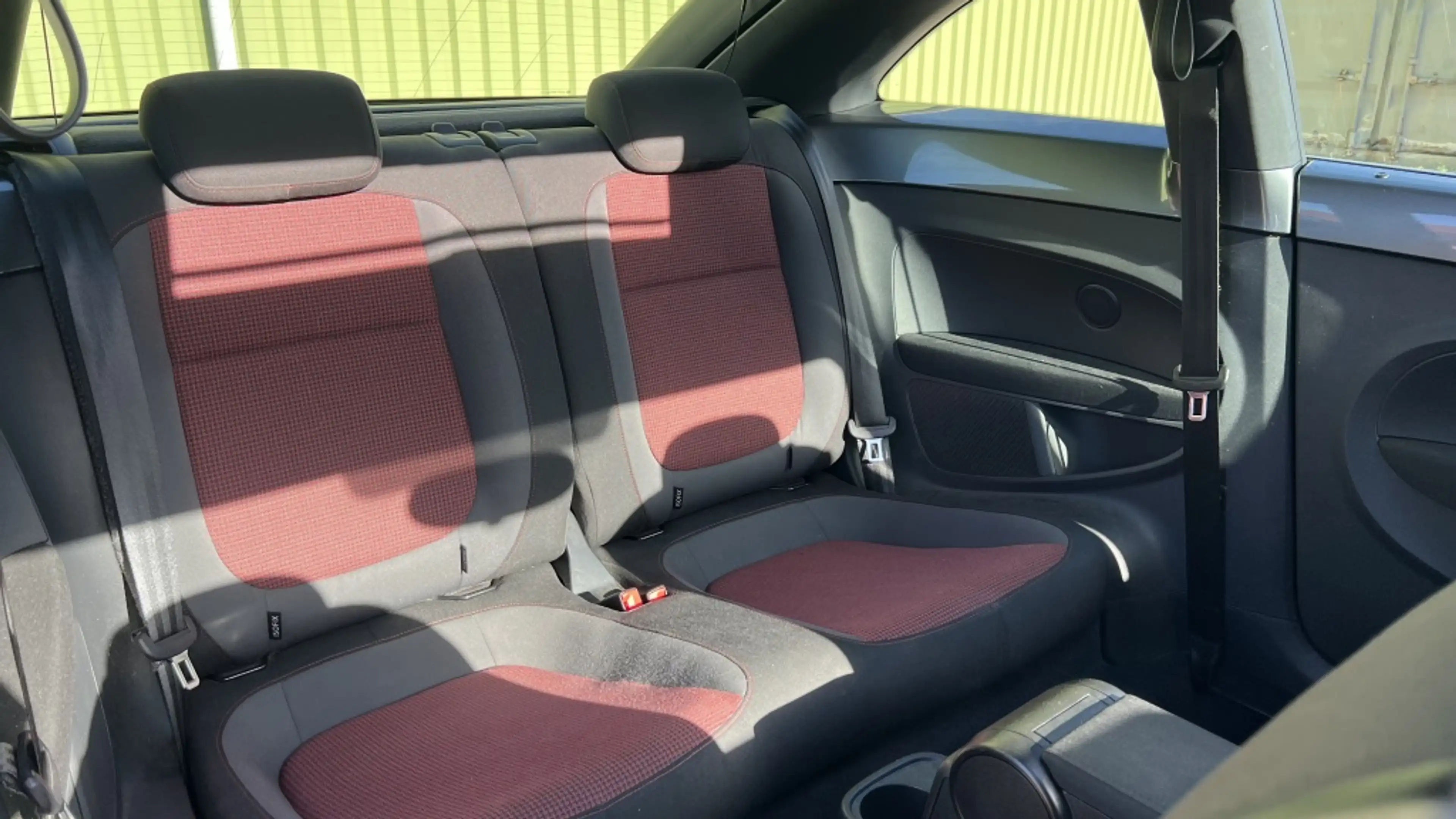 Volkswagen Beetle 1.2 TSI Design — photo 18