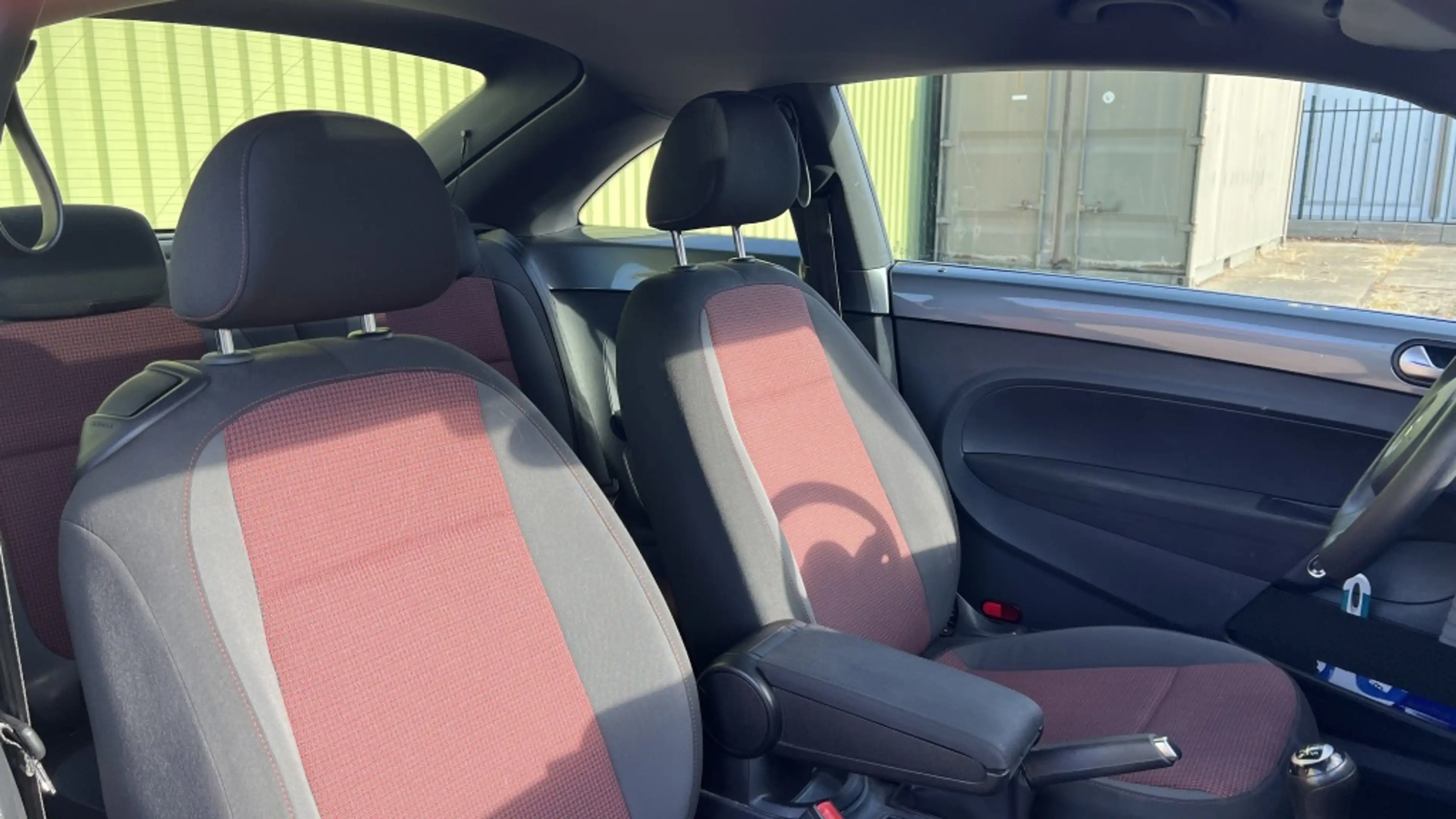 Volkswagen Beetle 1.2 TSI Design — photo 11