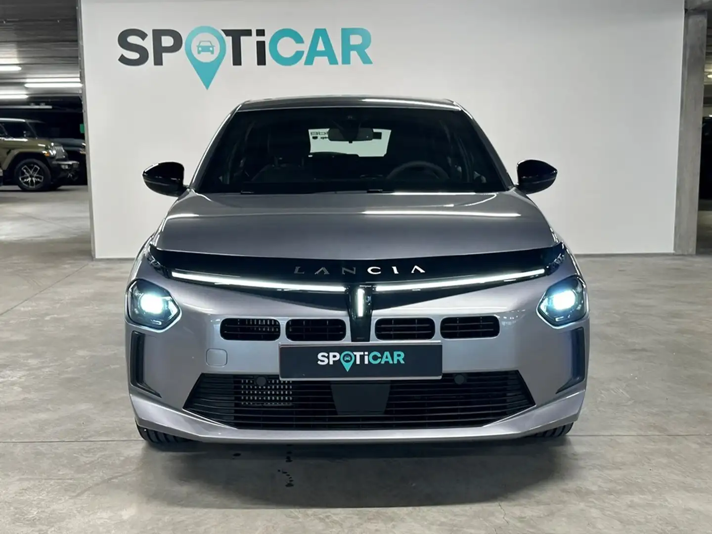 Lancia Ypsilon Gris - 2