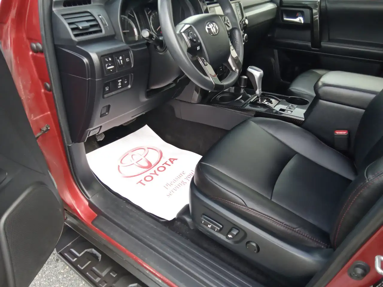 Toyota 4-Runner снимка Toyota 4-Runner