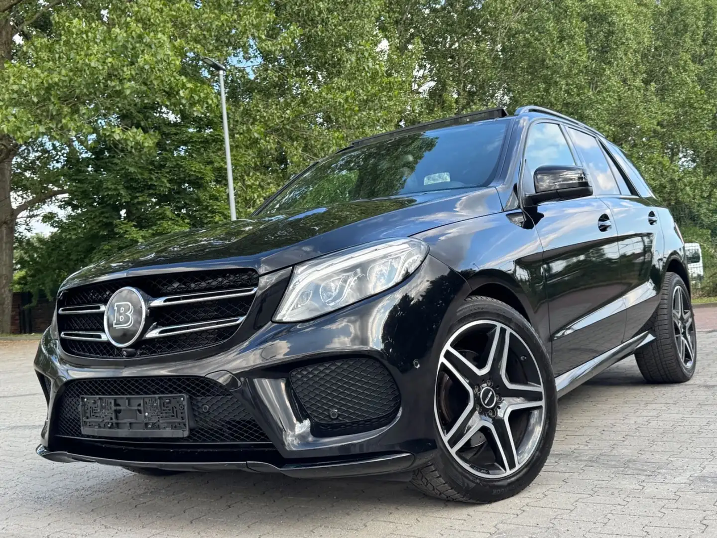 Mercedes-Benz GLE 350 d 4Matic AMG Line/PANO/HUD/ACC/H&K/360 Schwarz - 2