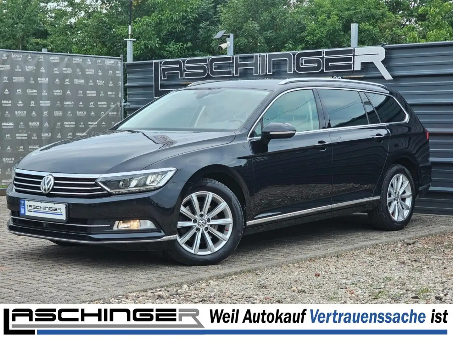 Volkswagen Passat Variant 2.0 HDI Highline DSG LED NAVI 360 Schwarz - 1