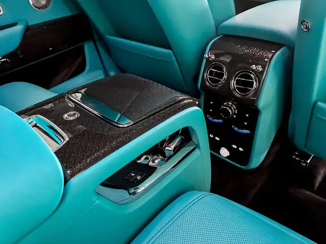 Rolls-Royce Cullinan view 20