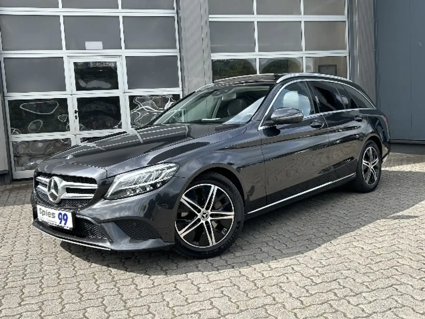 Mercedes-Benz C 300 Klasse T-Modell Navi AHK ACC Shz Panorama Grau - 1