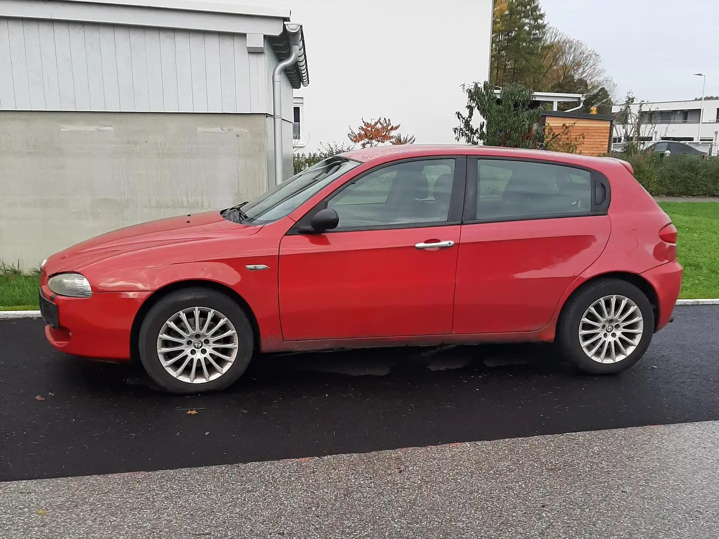 Alfa Romeo 147 Alfa 147 1,9 JTD M-JET 16V Distinctive Distinctive Rot - 2