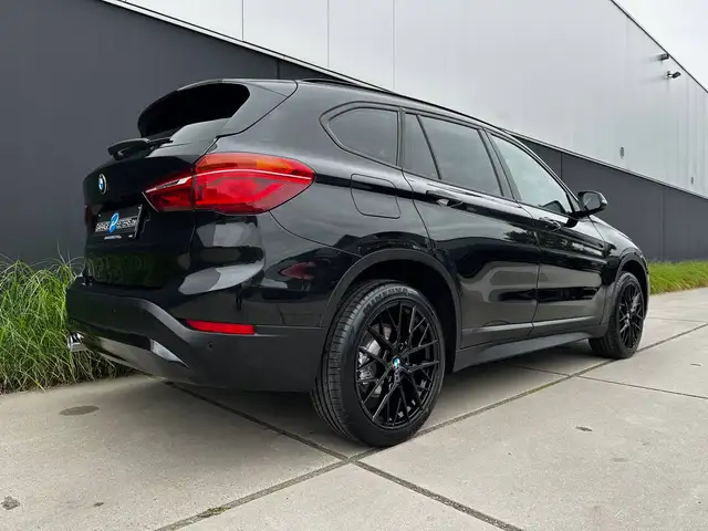 BMW X1 view 3