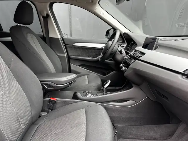 BMW X1 view 10