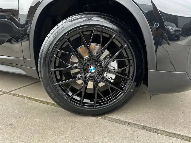 BMW X1 view 8