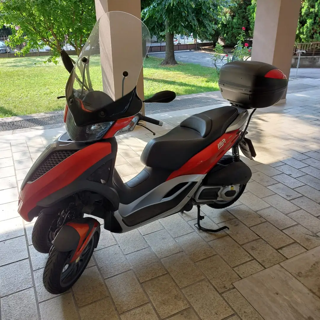 Piaggio MP3 300 YURBAN LT - 1