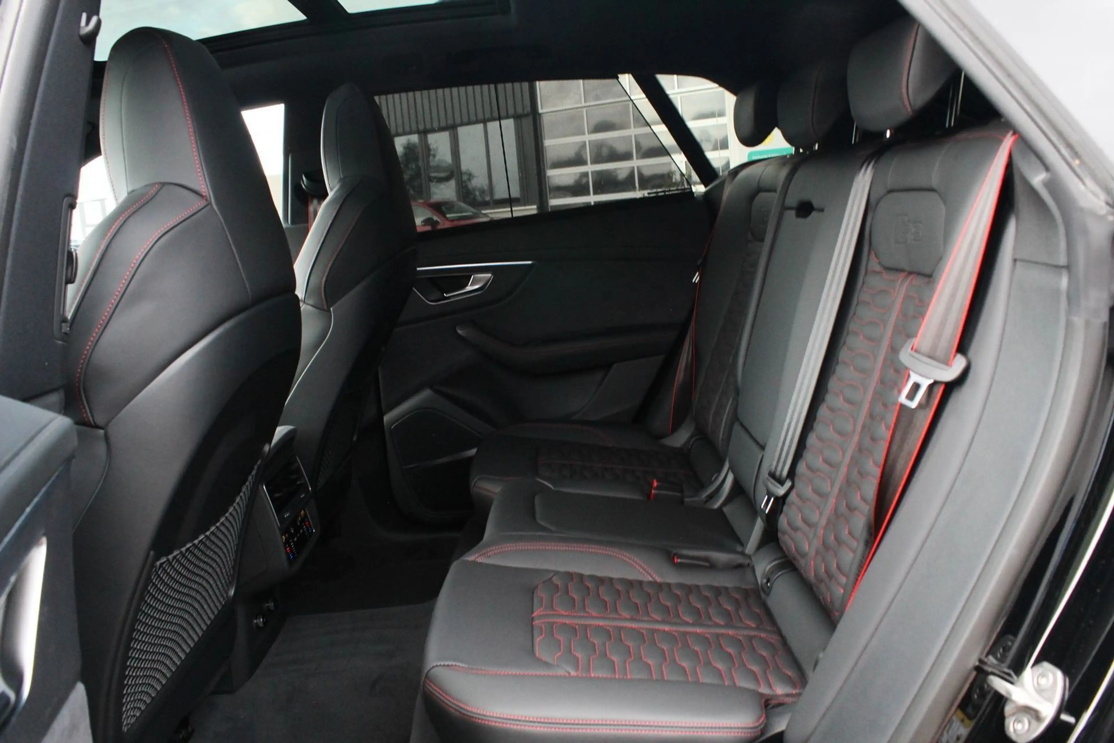 Audi RS Q8 Performance Keramik+AHK+ACC+Pano+Bang & ... — photo 7