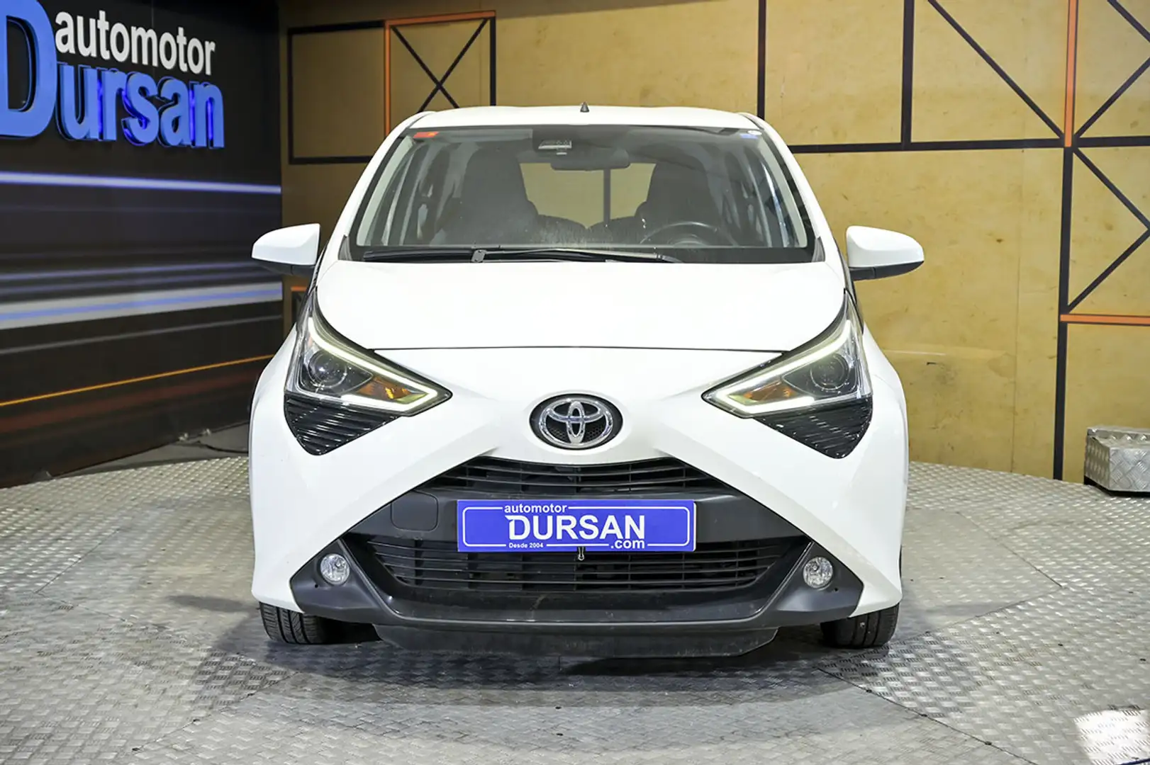 Toyota Aygo 1.0 70 x-play - 2