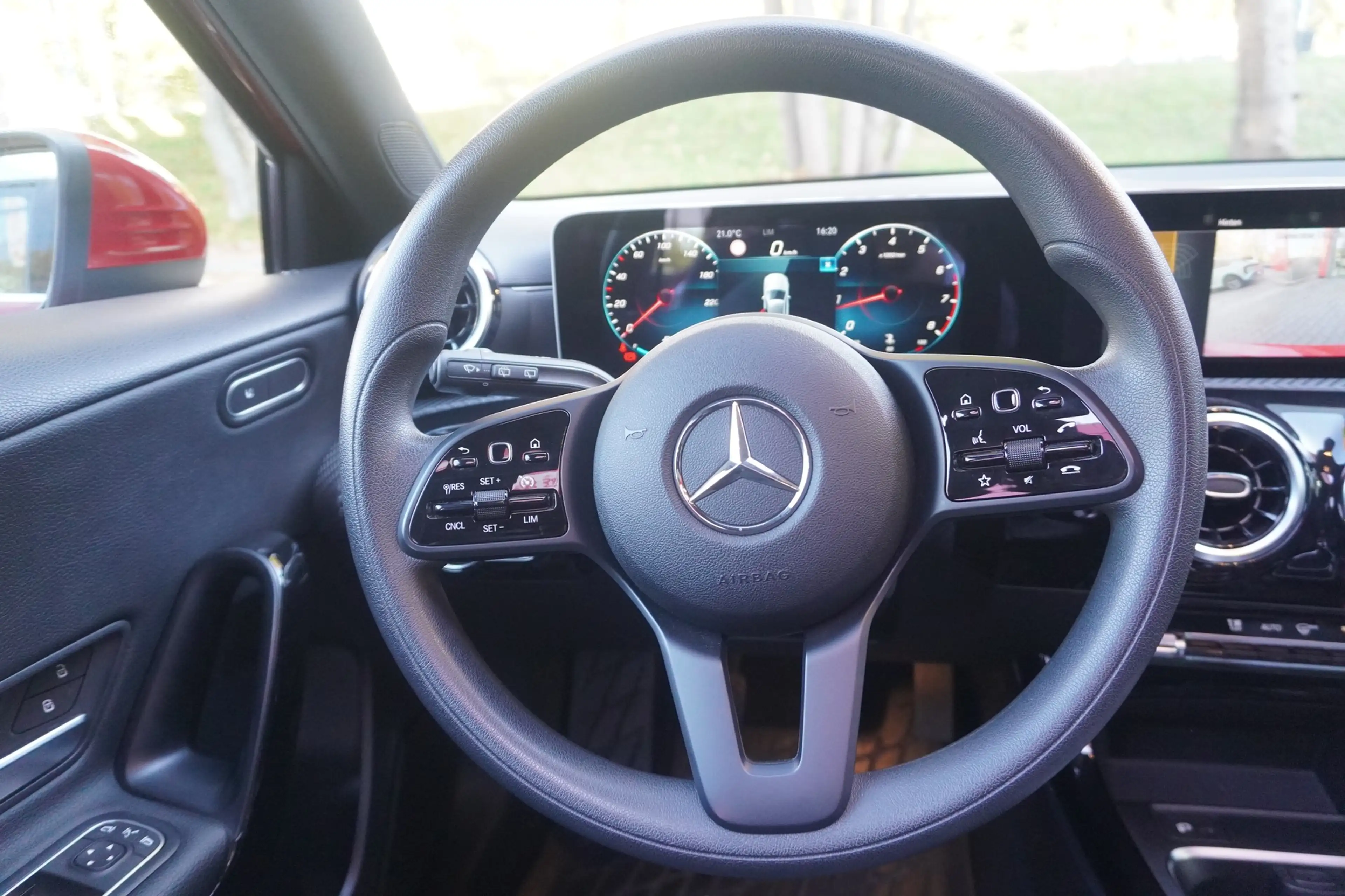 Mercedes-Benz A 200 A200 Progressive Navi Panorama Android Apple PDC — photo 13