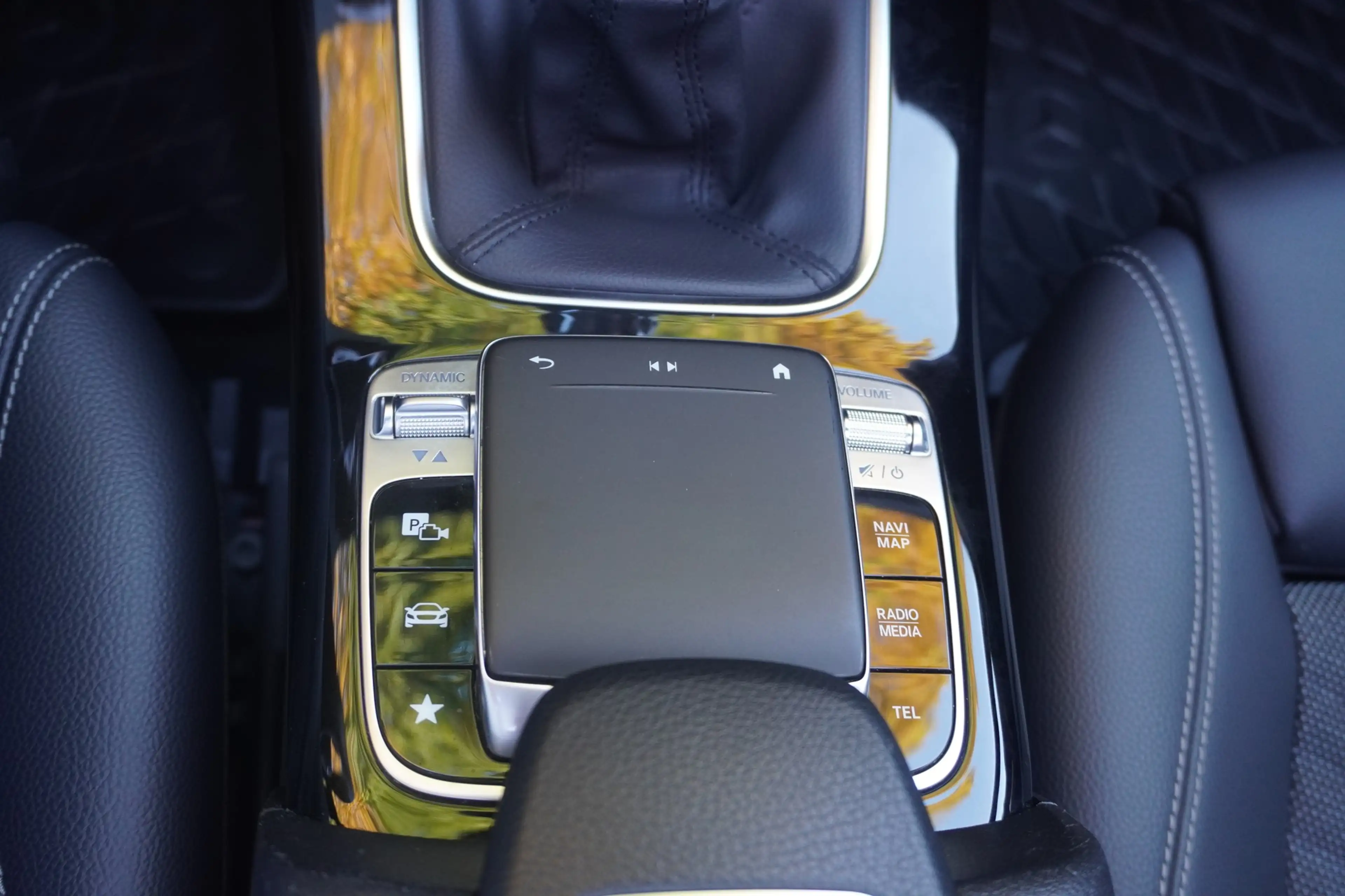 Mercedes-Benz A 200 A200 Progressive Navi Panorama Android Apple PDC — photo 29