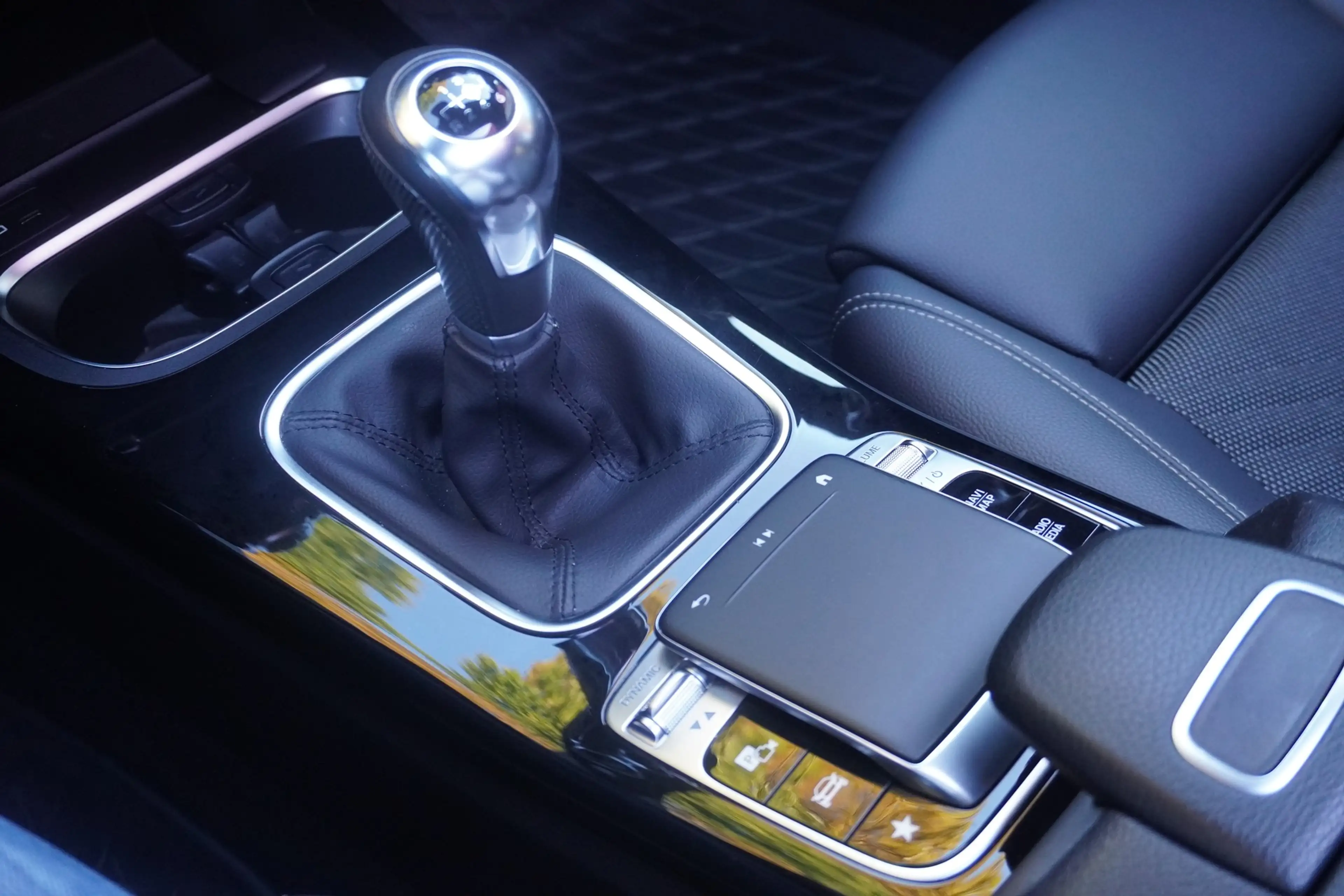 Mercedes-Benz A 200 A200 Progressive Navi Panorama Android Apple PDC — photo 28