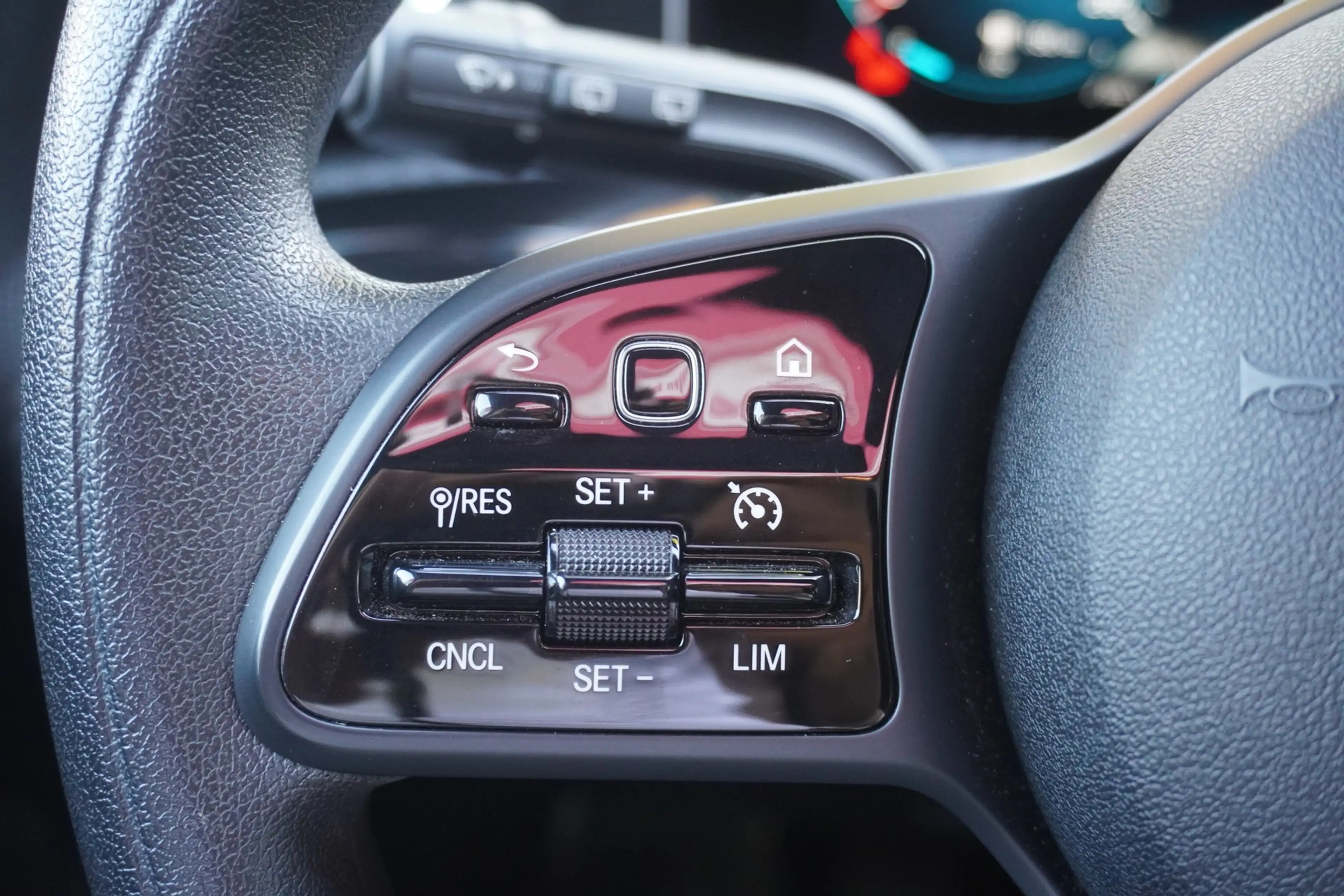 Mercedes-Benz A 200 A200 Progressive Navi Panorama Android Apple PDC — photo 14