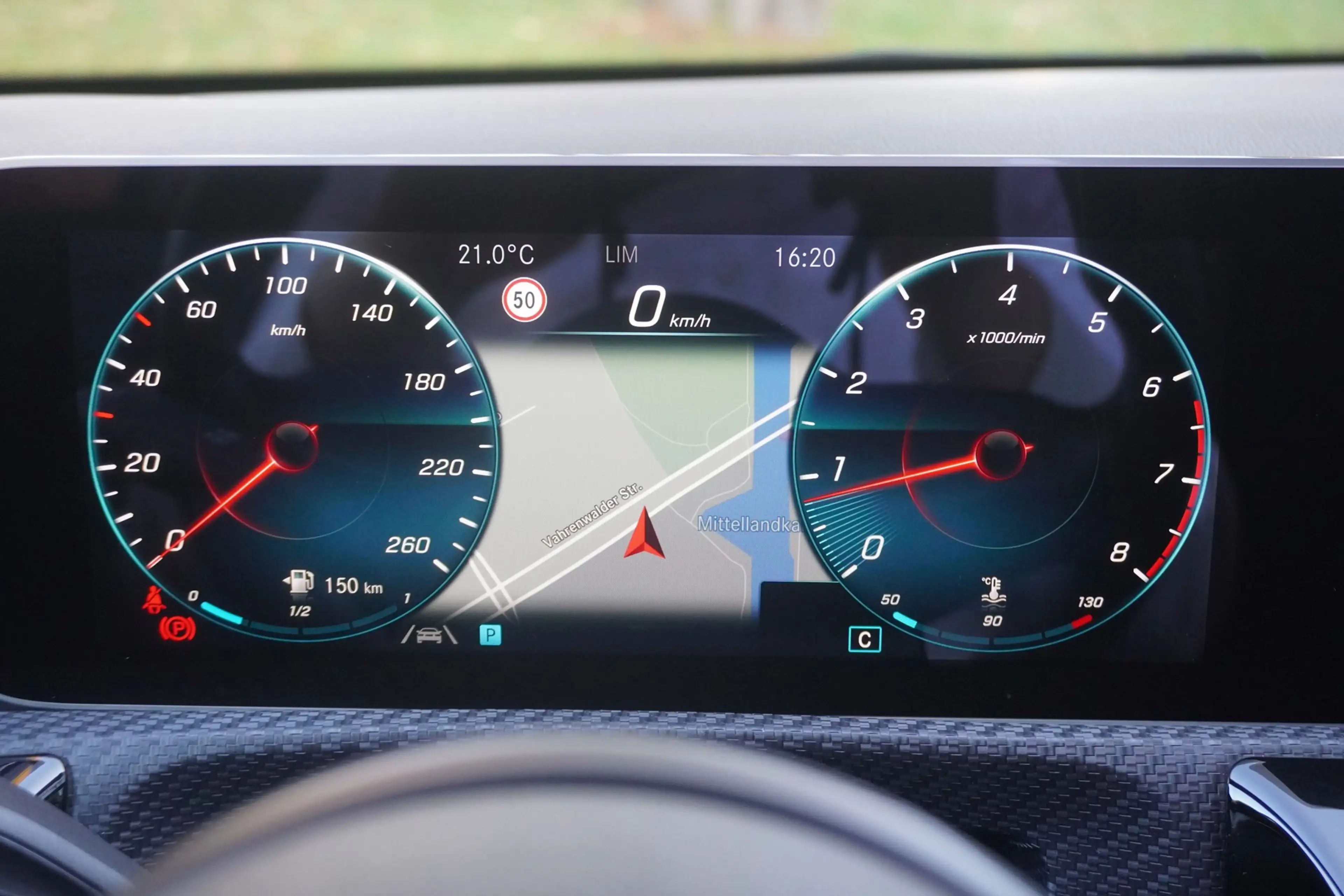 Mercedes-Benz A 200 A200 Progressive Navi Panorama Android Apple PDC — photo 17