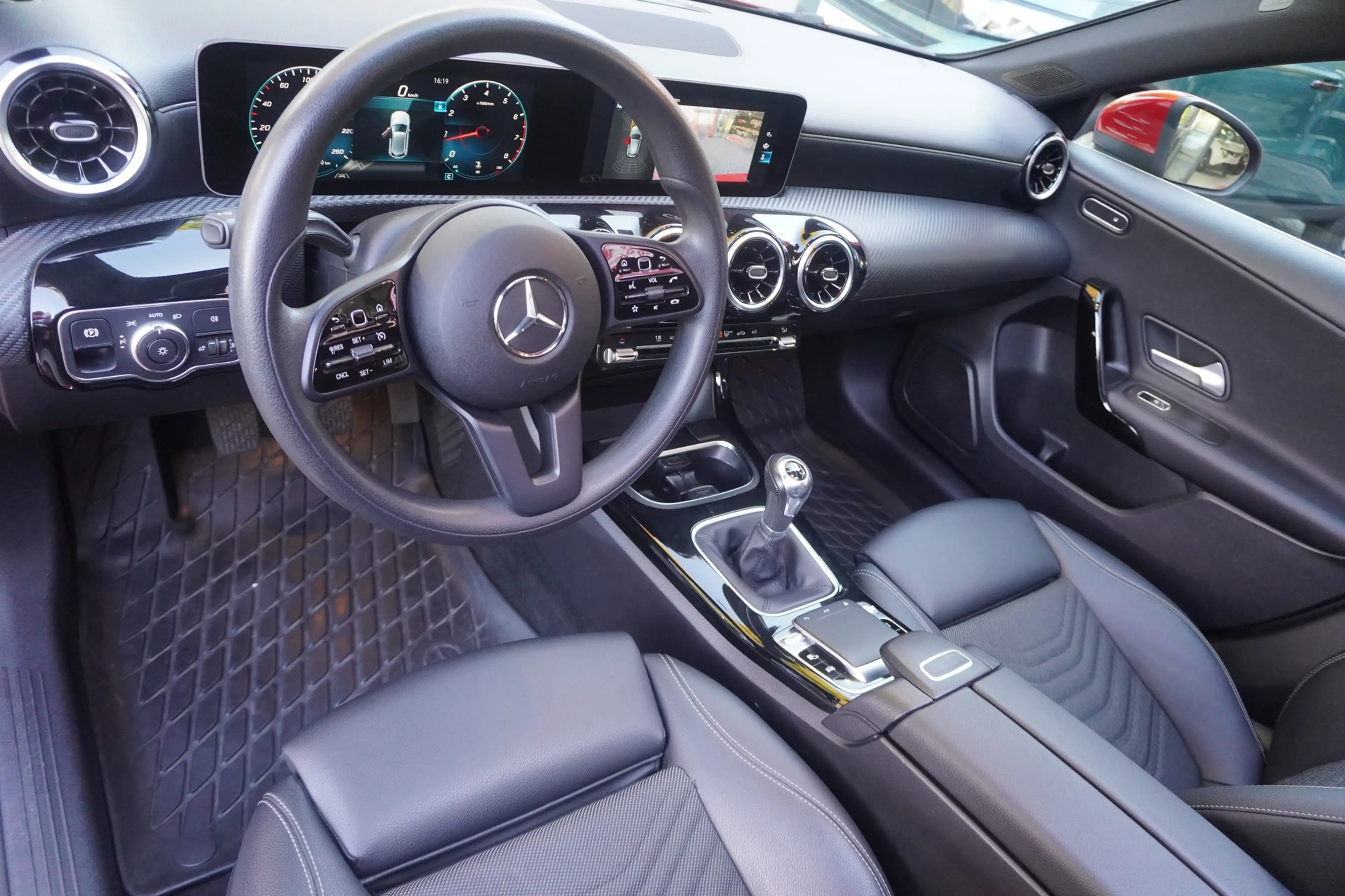 Mercedes-Benz A 200 A200 Progressive Navi Panorama Android Apple PDC — photo 10