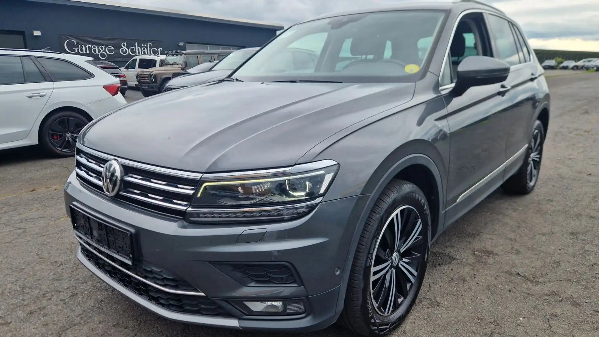 Volkswagen Tiguan Highline 4Motion 1.Hand Kamera ACC LED Gris - 1