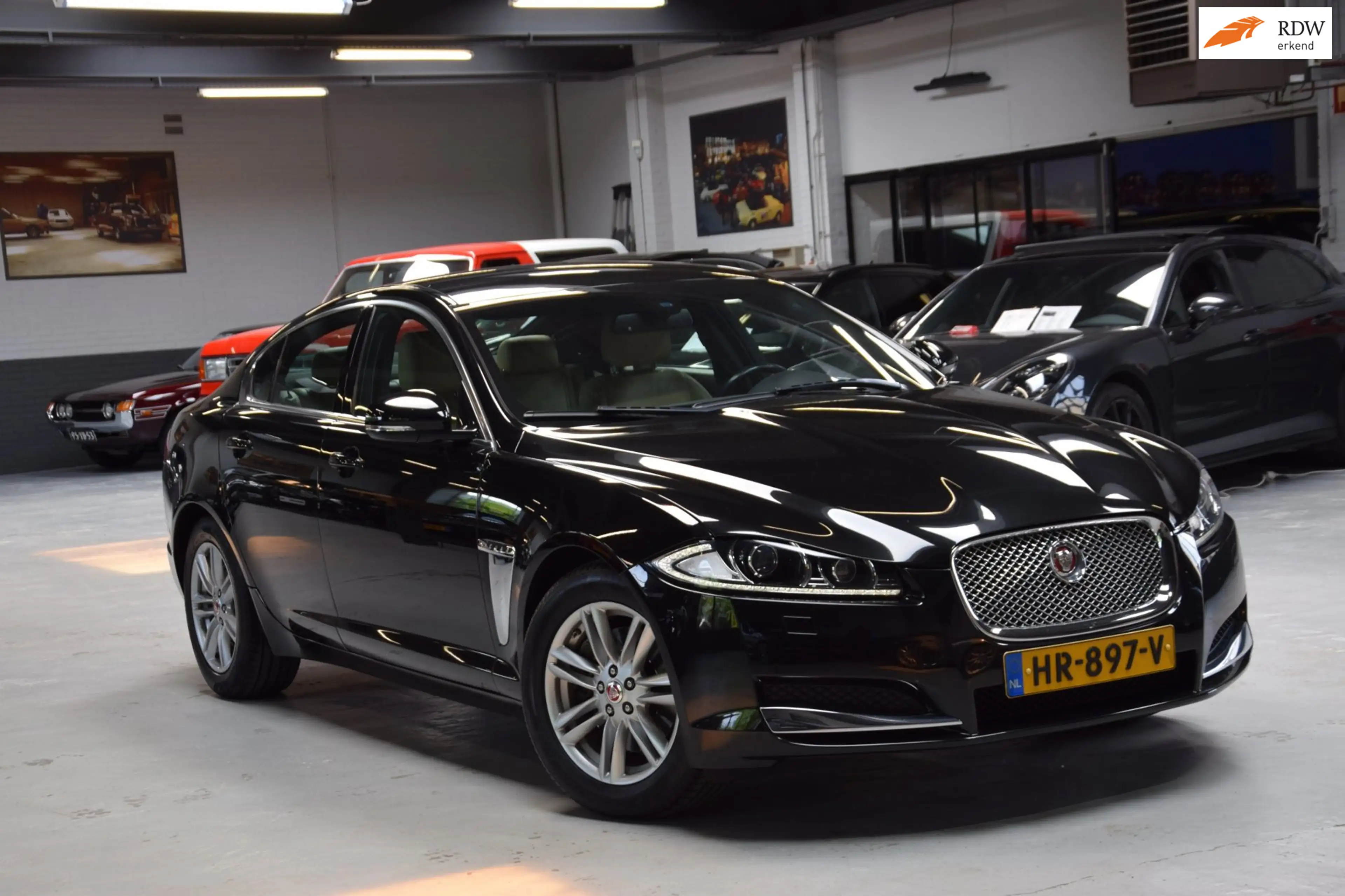 Jaguar XF 2.2D 1ste Eigenaar Org NL auto Bi-Xenon Diesel Aut