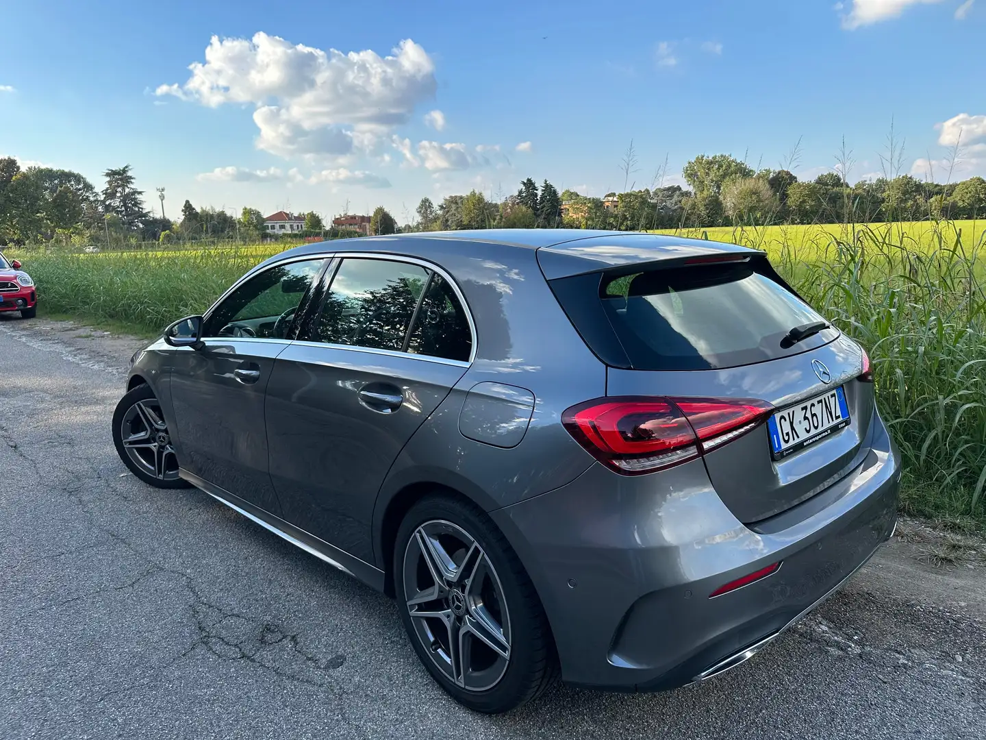 Mercedes-Benz 180 Premium Grau - 2