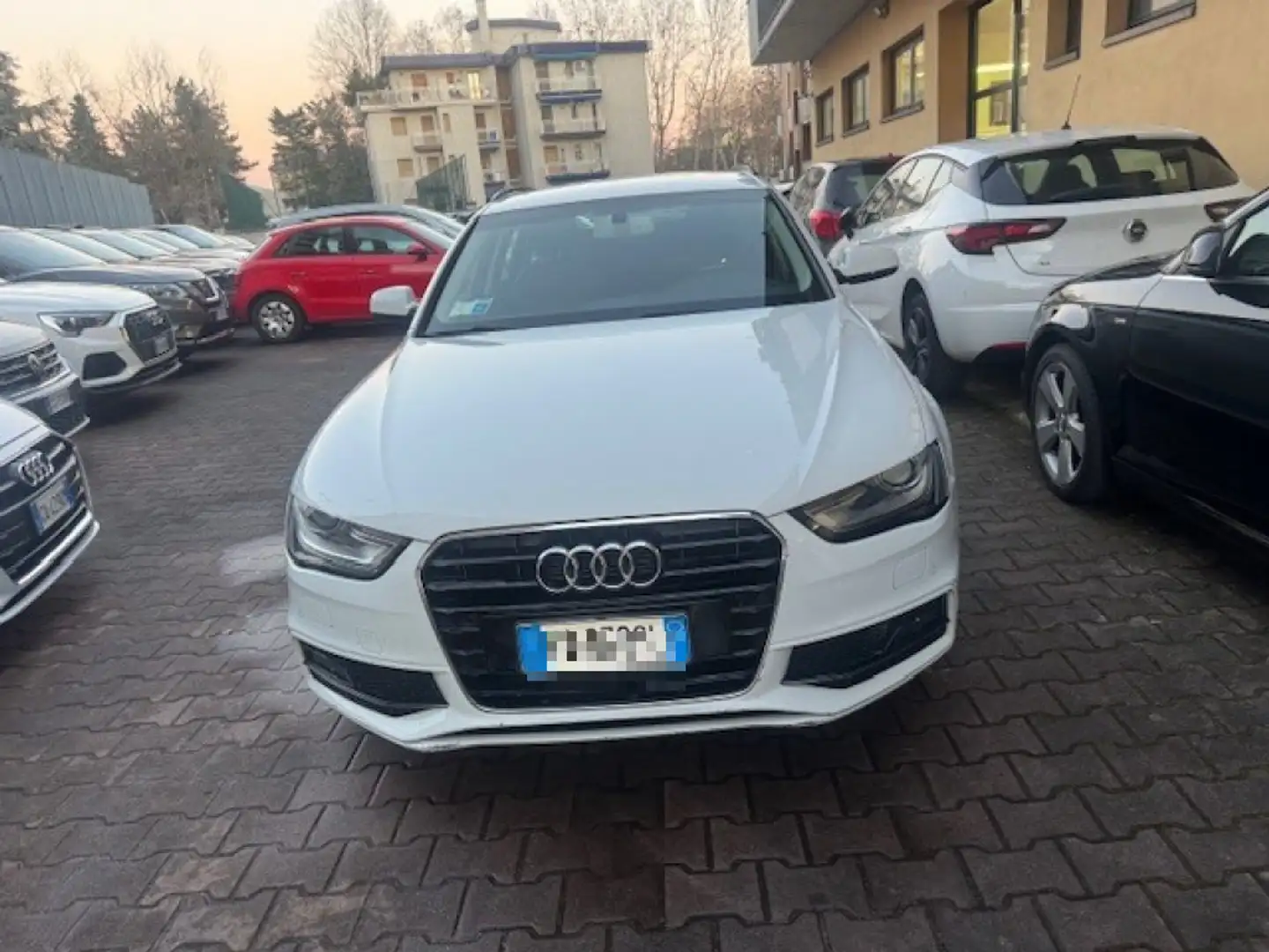 Audi A4 Avant 2.0 TDI 150 CV multitronic Ambiente S-LINE Bianco - 2