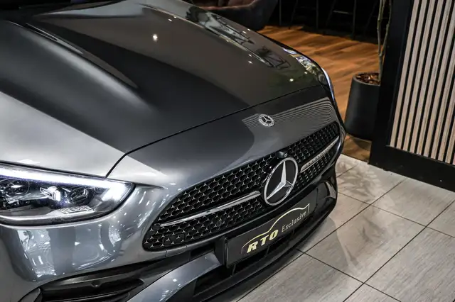 Mercedes-Benz C-Class view 19