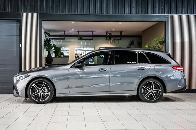 Mercedes-Benz C-Class view 7