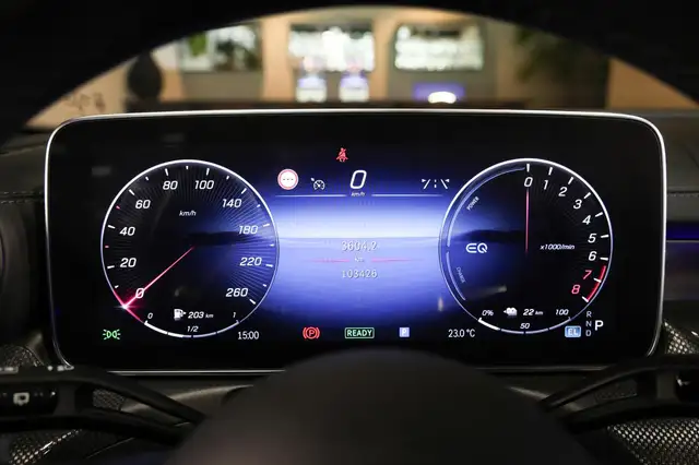 Mercedes-Benz C-Class view 30