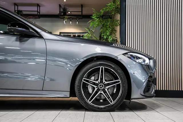 Mercedes-Benz C-Class view 16