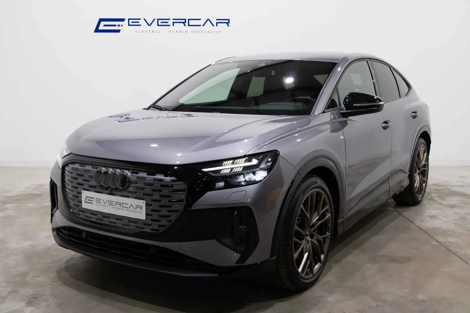 Audi Q4 e-tron SPORTBACK 50  S-LINE EDITION ONE *SONOS*HEAT PUMP* Šedá - 1