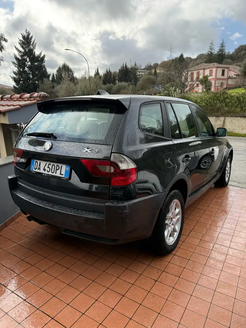 BMW X3 2.0d Attiva Nero - 2