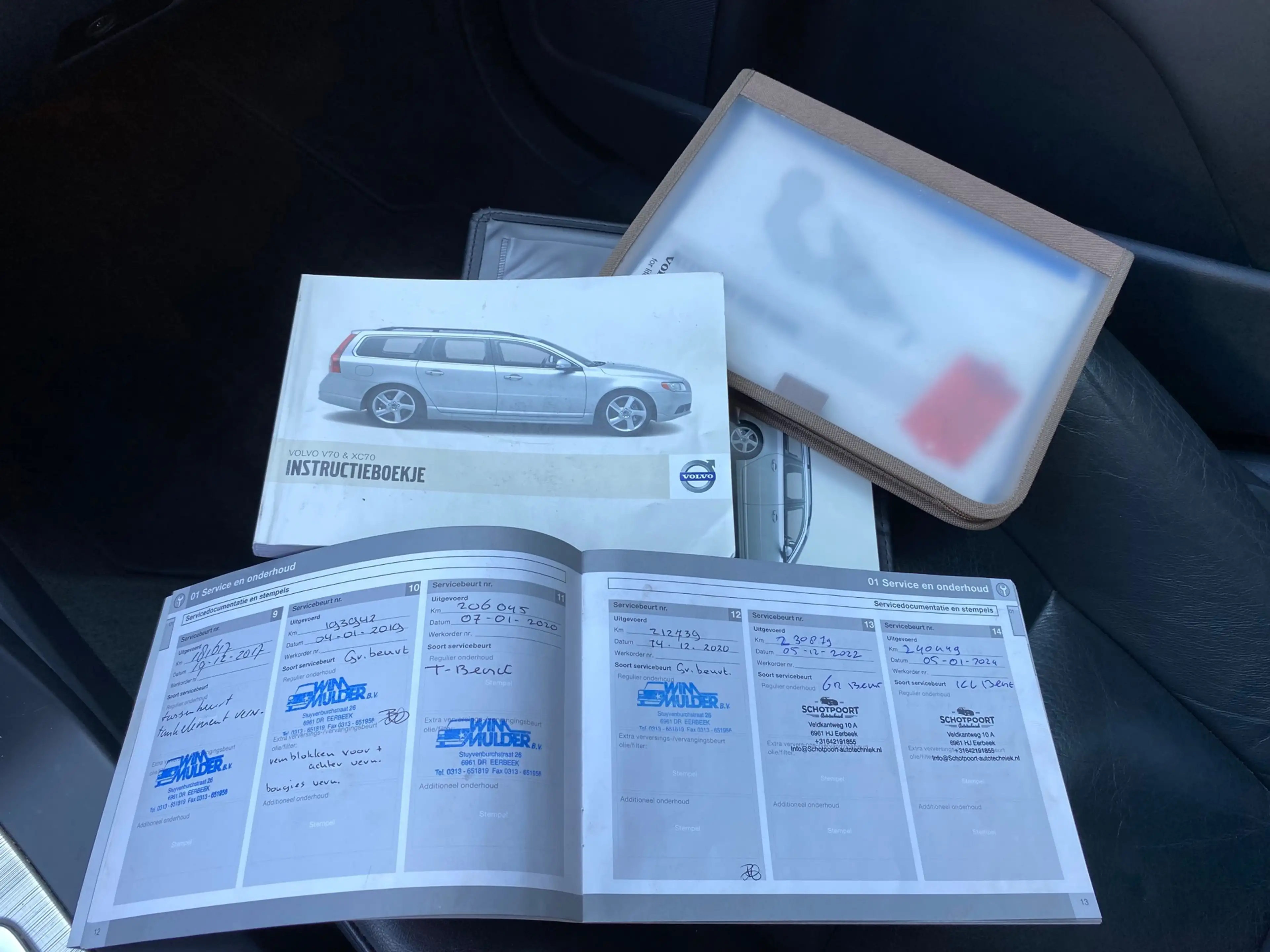 Volvo V70 2.5T Momentum Automaat LEER / PDC / TREKHAAK — photo 20