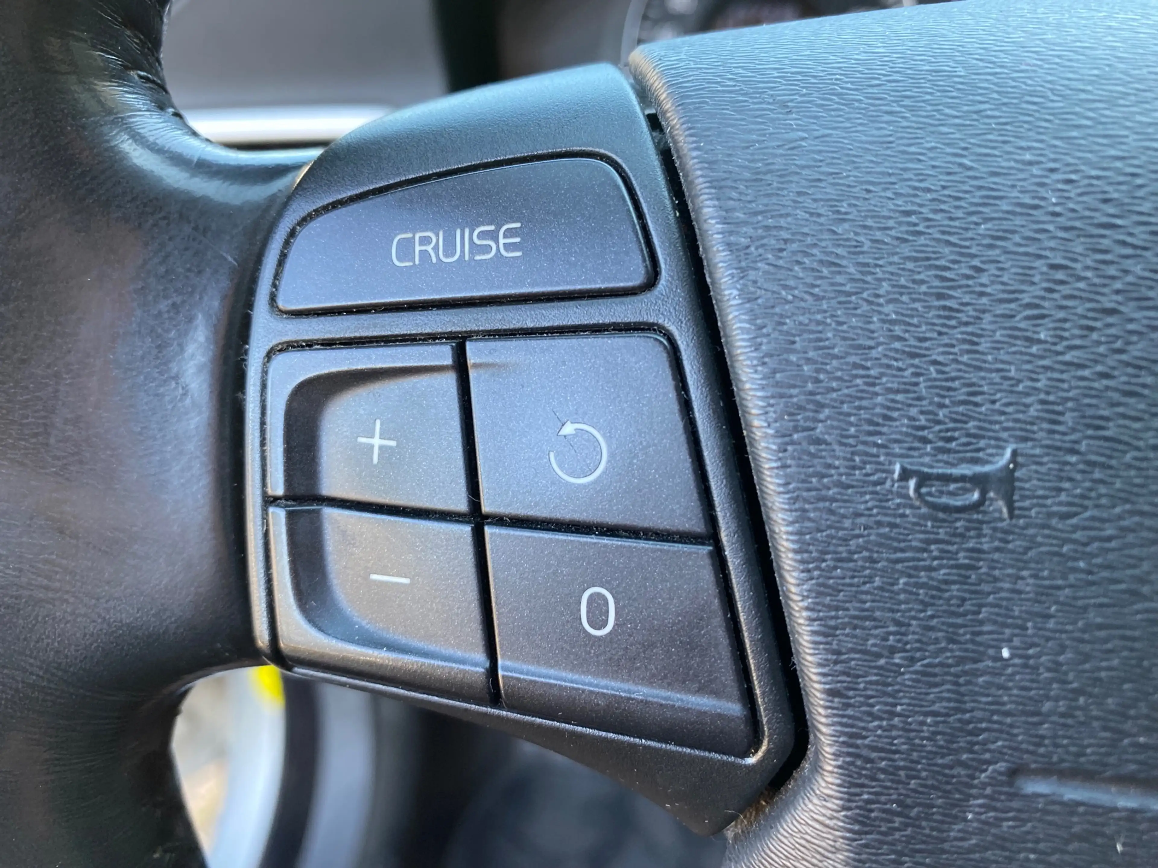 Volvo V70 2.5T Momentum Automaat LEER / PDC / TREKHAAK — photo 19
