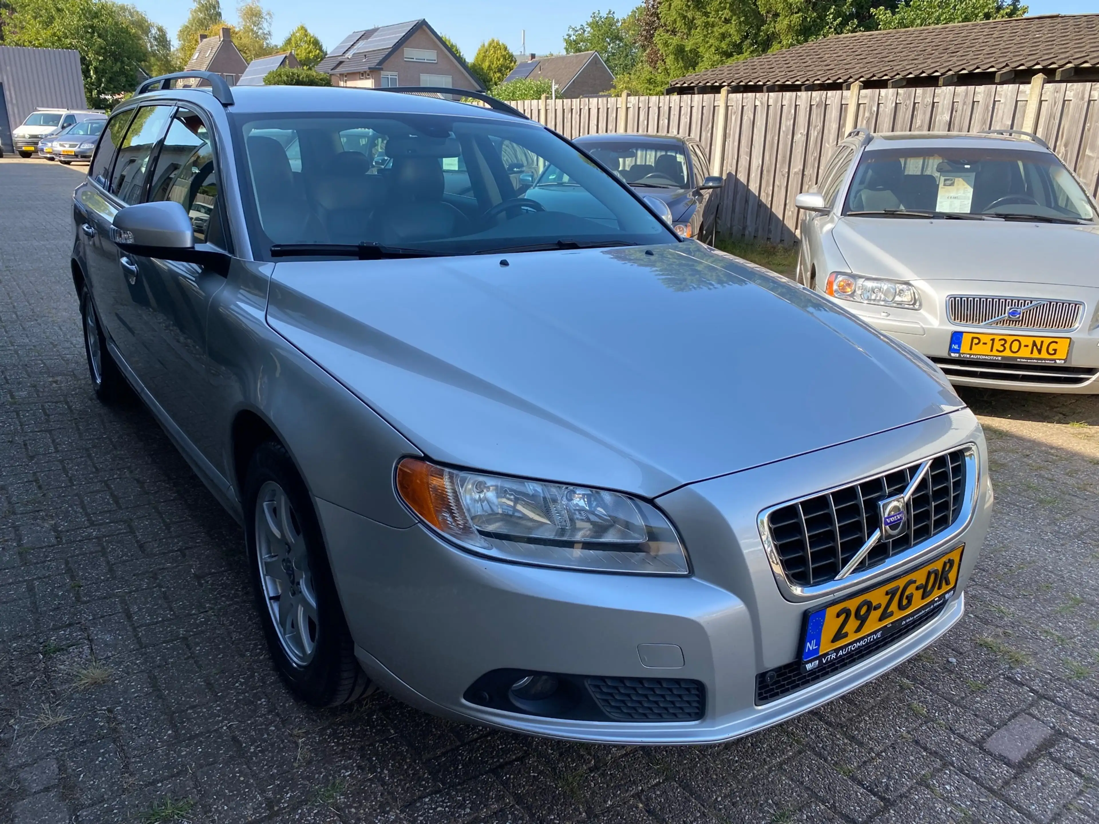 Volvo V70 2.5T Momentum Automaat LEER / PDC / TREKHAAK — photo 5
