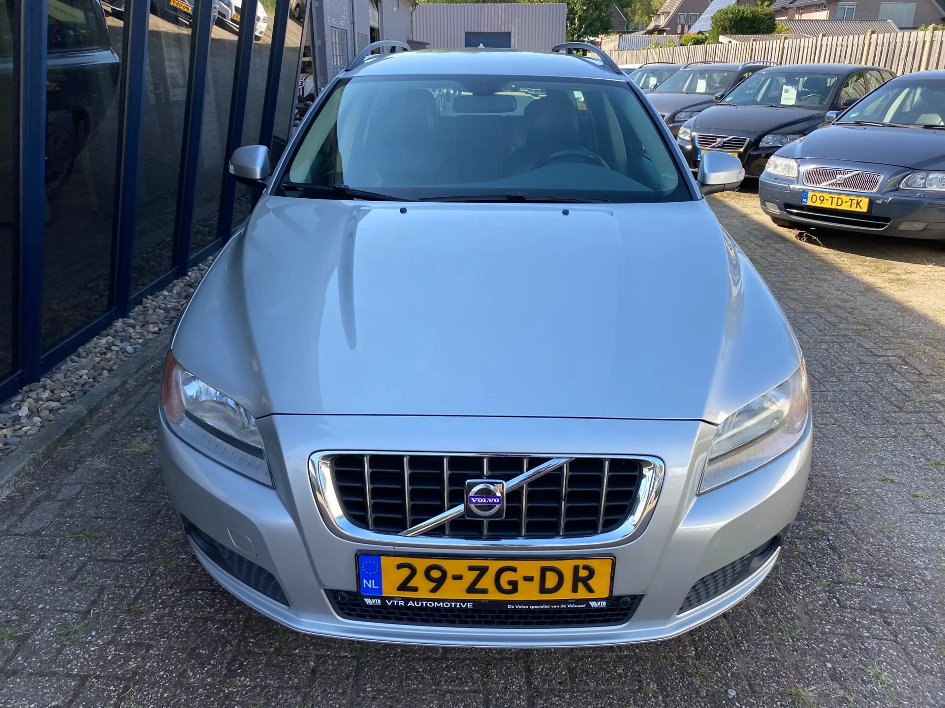 Volvo V70 2.5T Momentum Automaat LEER / PDC / TREKHAAK — photo 6