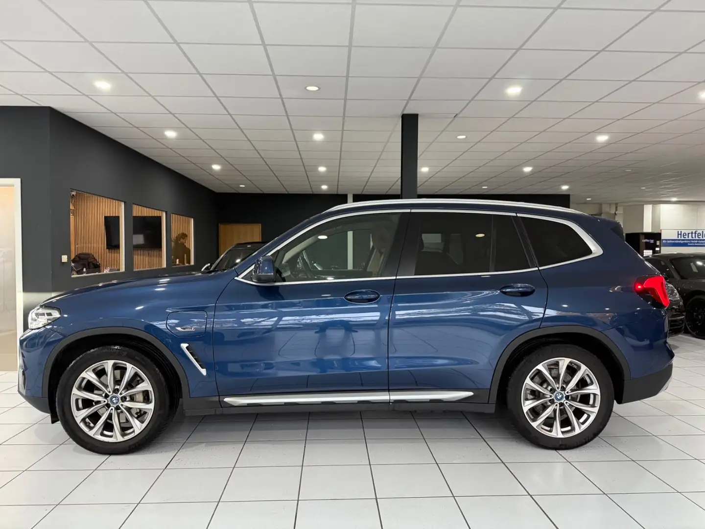 BMW X3 xDrive 30e*PANO*LEDER*KAMERA*DIGITAL-TACHO* Bleu - 2