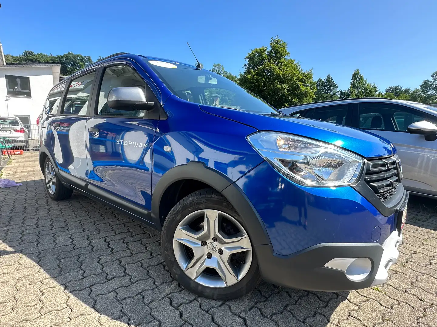Dacia Lodgy 1.3 TCE Stepway Plus+7 SITZE+NAVI+KLIMA+6 GANG+PDC Blue - 2