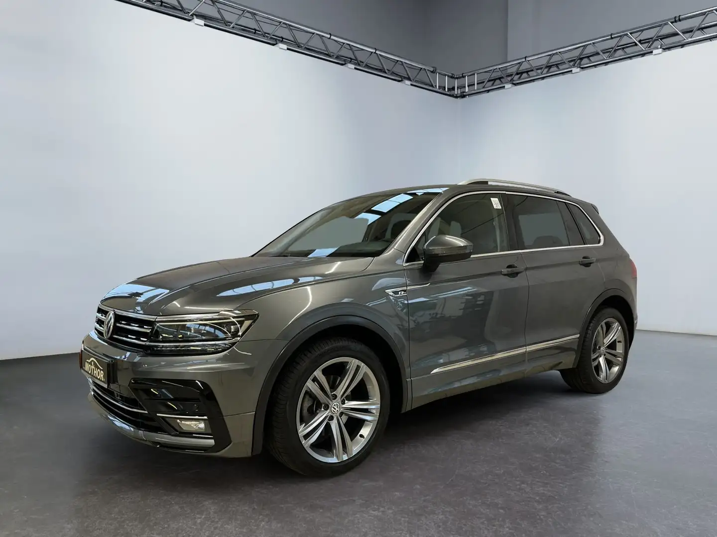 Volkswagen Tiguan Highline 1.5TSI DSG Virtuelles Cockpit ACC Grau - 2