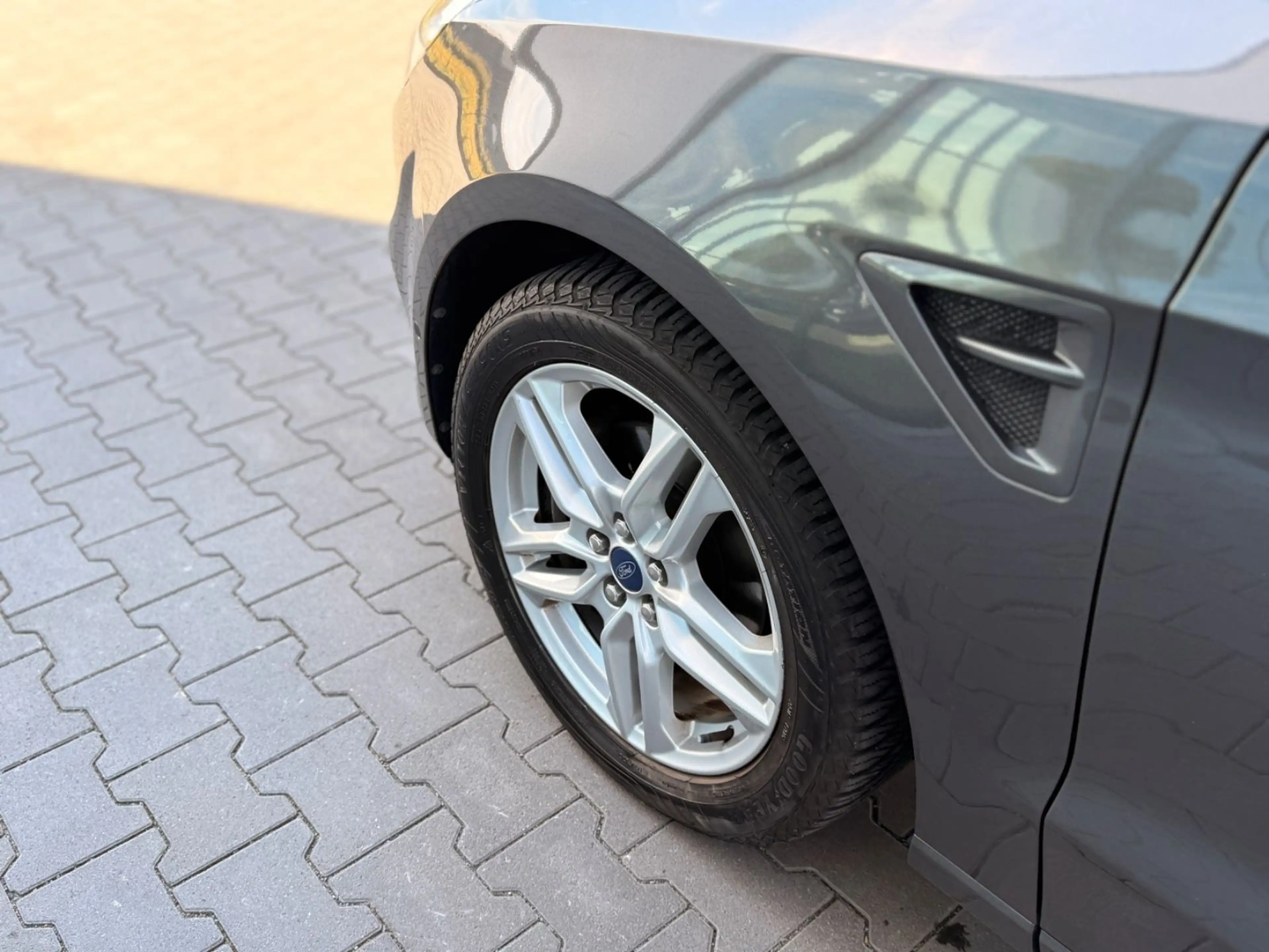 Ford S-Max S-MAX 2.0 EcoBlue Aut. Titanium 7 Sitze 2.Hand — photo 6